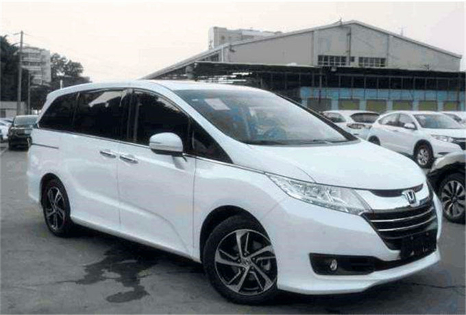 济南带司机租车